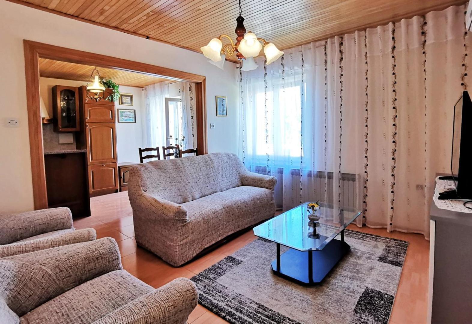 Nevenka K. Guest house Cizici